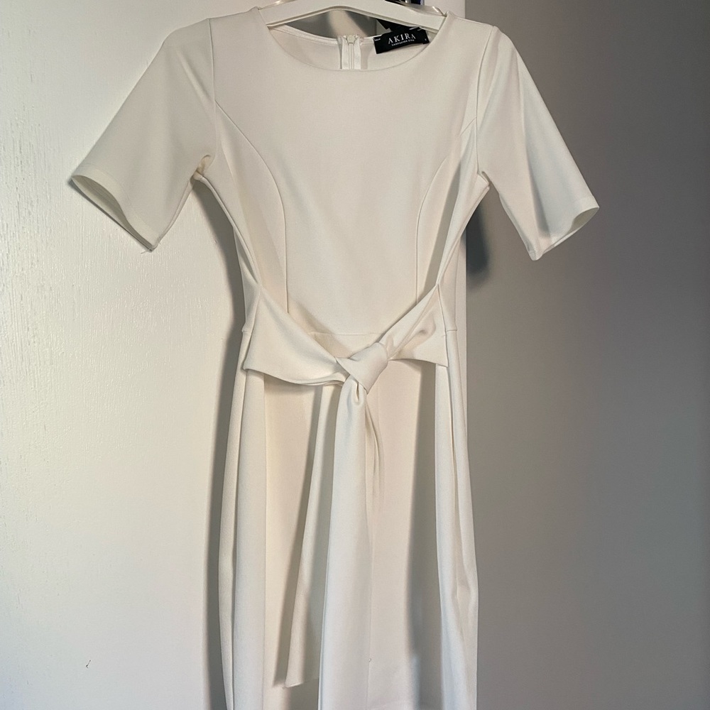 White tie waist fitted dress